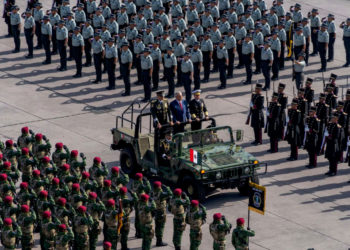 Retransmisión del desfile militar en la Ciudad de México